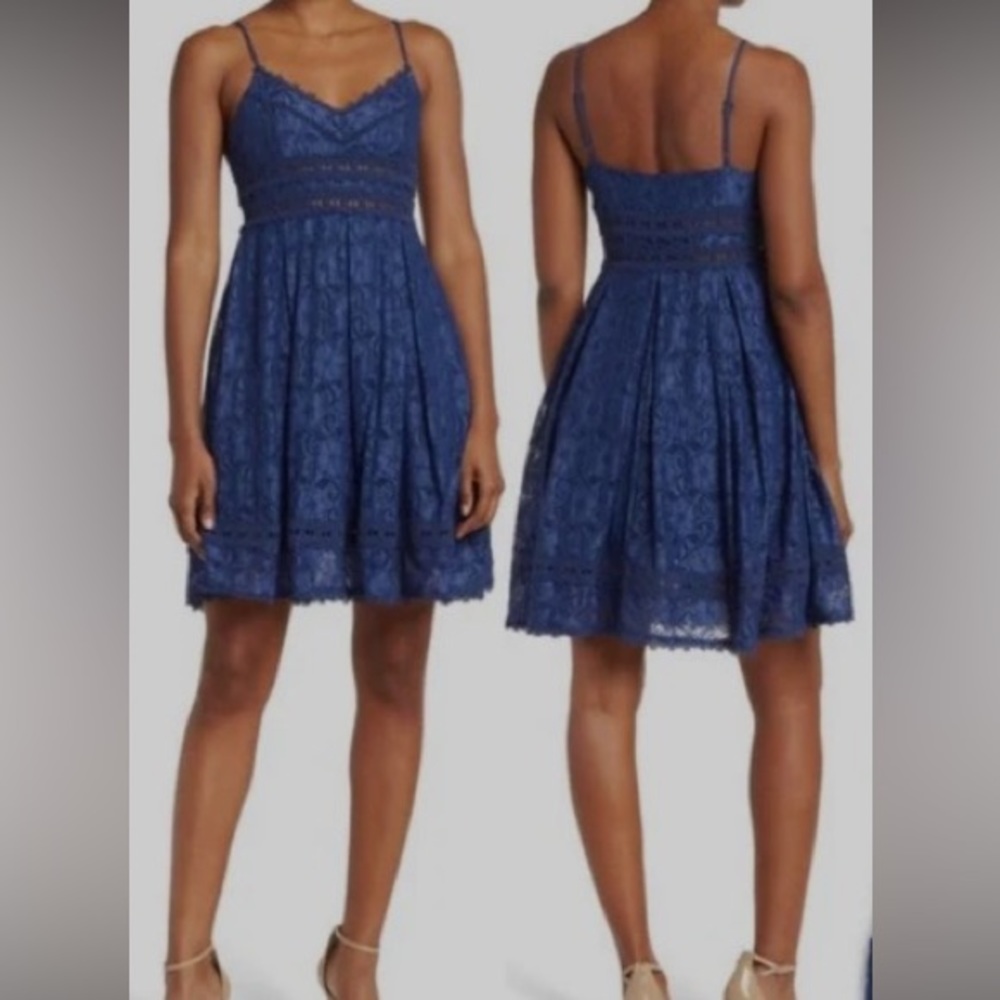 $12 MEMORIAL DAY BLOWOUT NWT NSR Provance lace mini dress in Navy Size  S